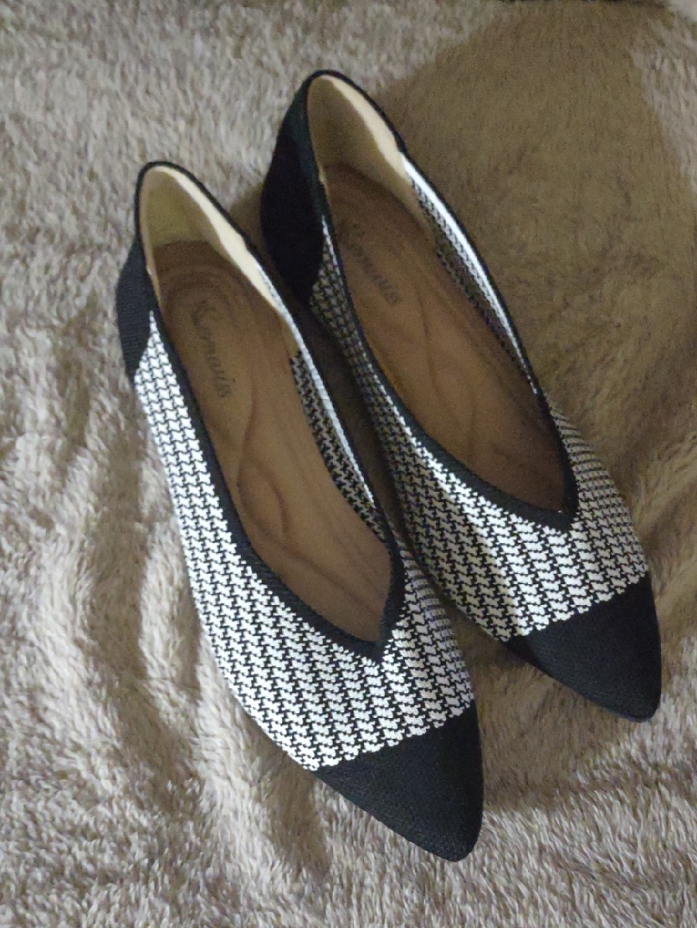 NWOT Semwiss Pointed Toe Ballet Flats